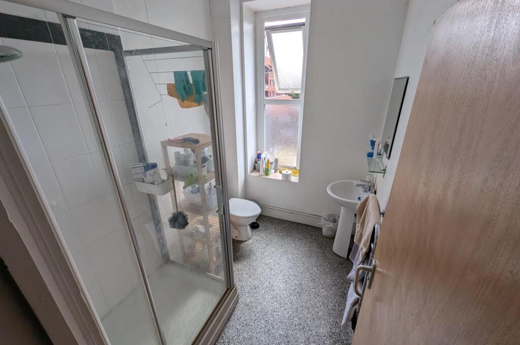 8 Bathroom 1.jpg
