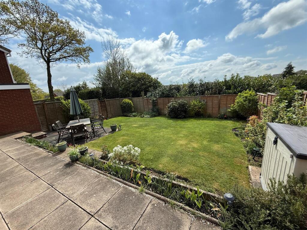 W8 Garden2.jpg