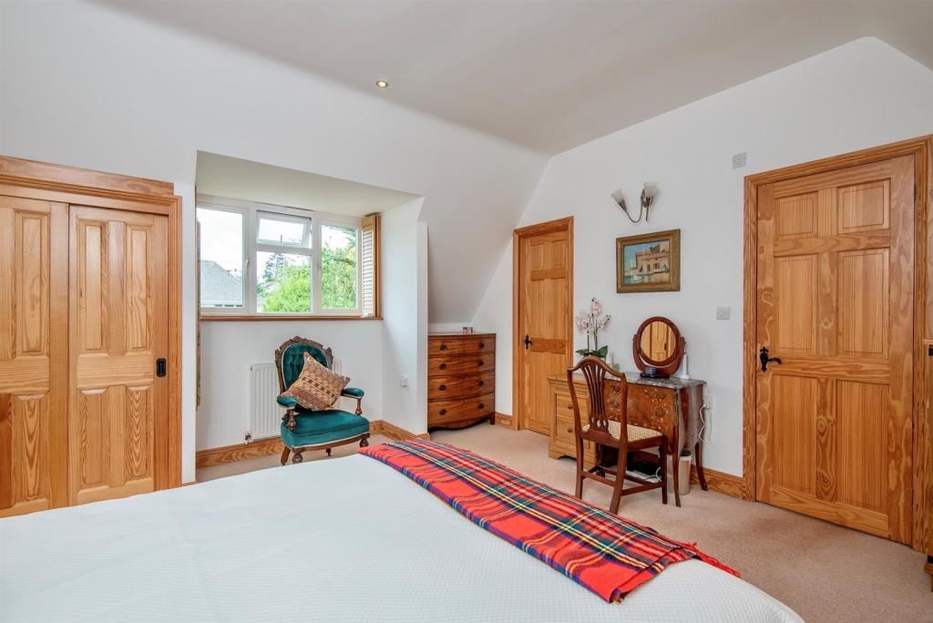Principal Bedroom Alt.jpg