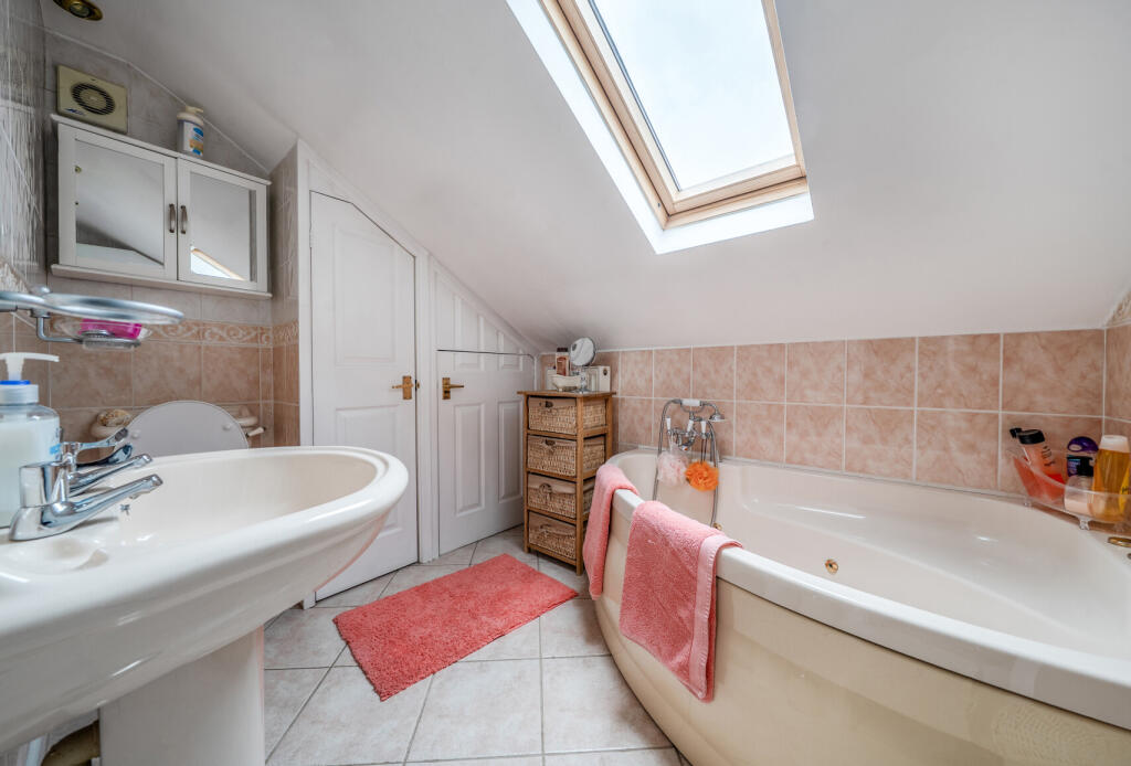 1375967-2-690e1fc...