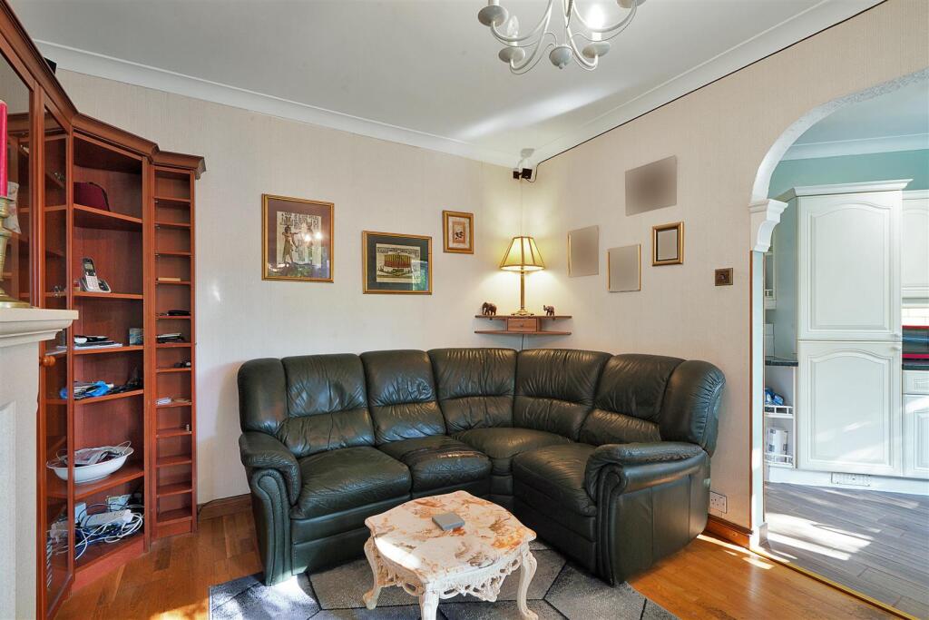 132 Neasden Lane - 8BlxEB8UOxeCpKsYeDME.jpg