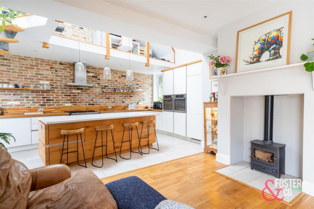 15 SURRENDEN CRESCENT FINSHED EDITS-34.JPG