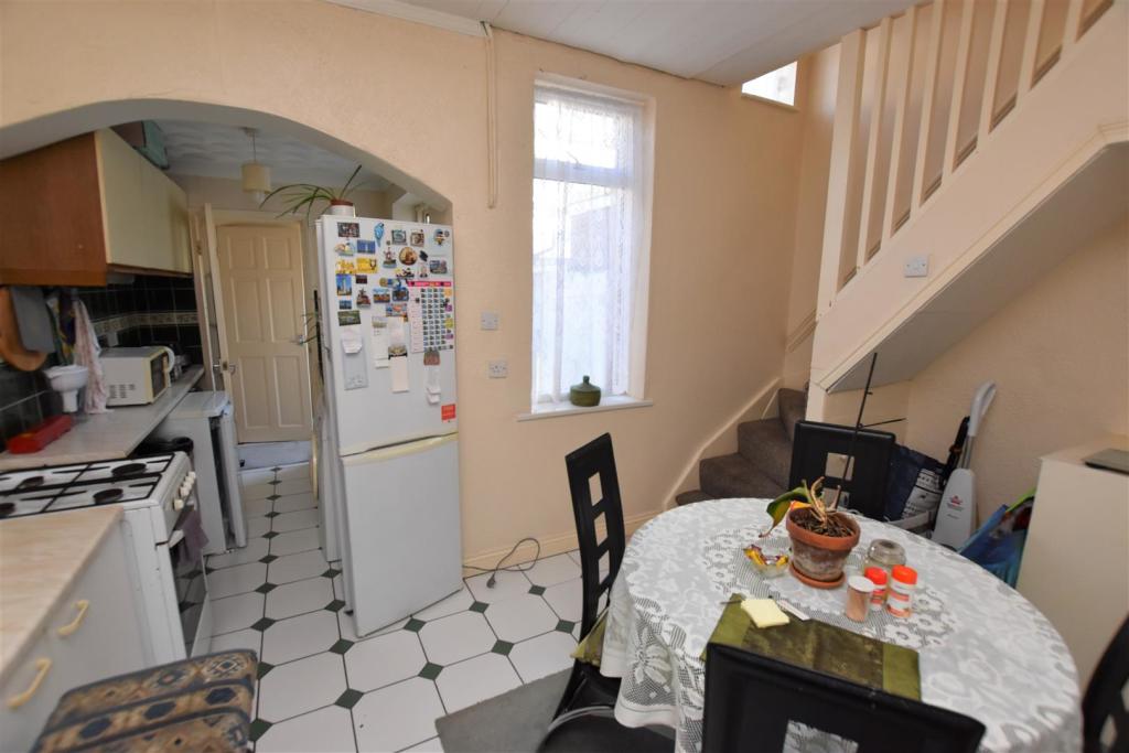 Dining Area.jpg