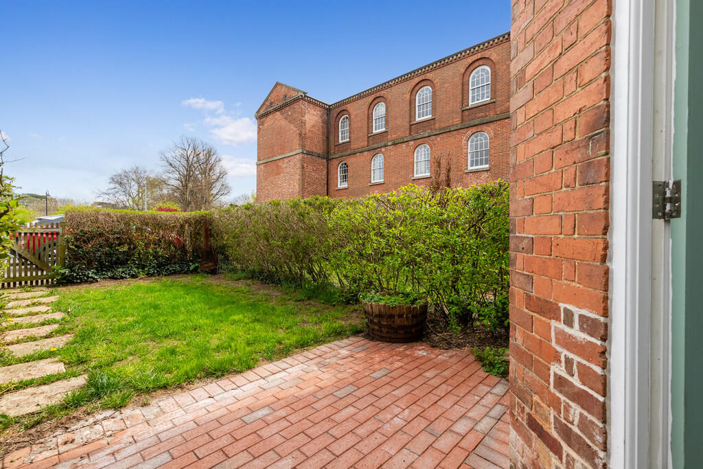 A06 - 4 Woodbury ...