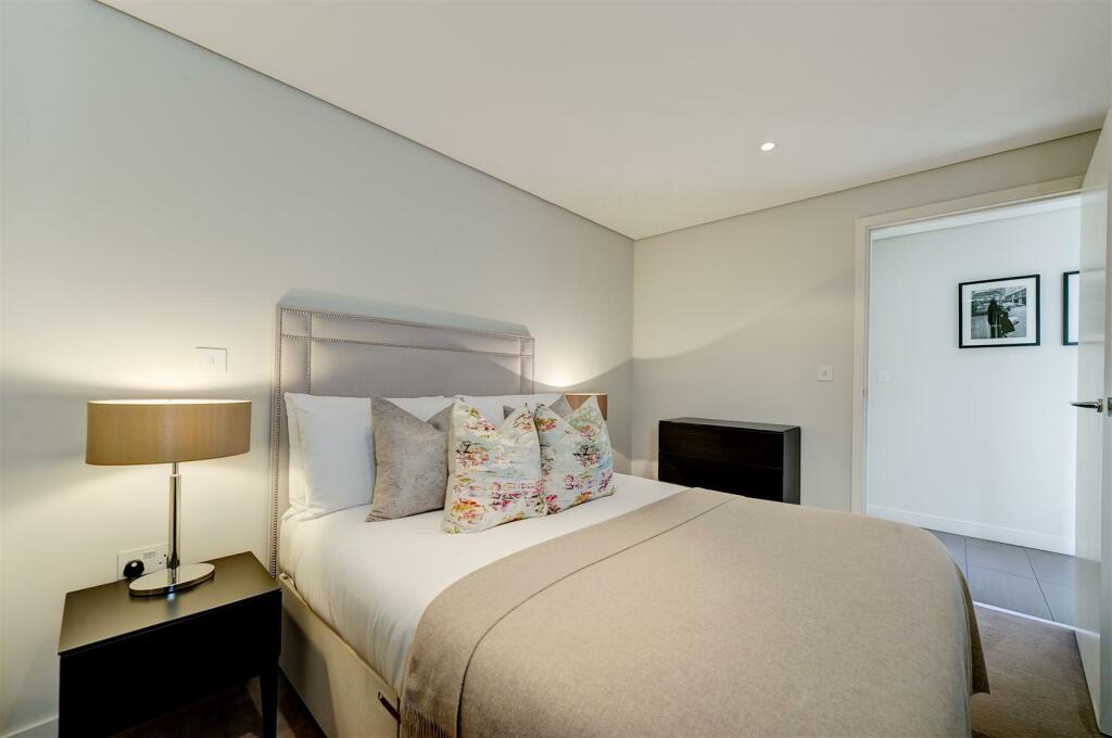 flat 909 4b merchant square 362397 bed6_RGB.jpg