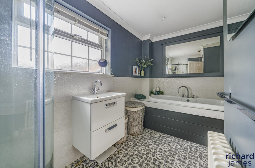 407f56ae-2763-457...