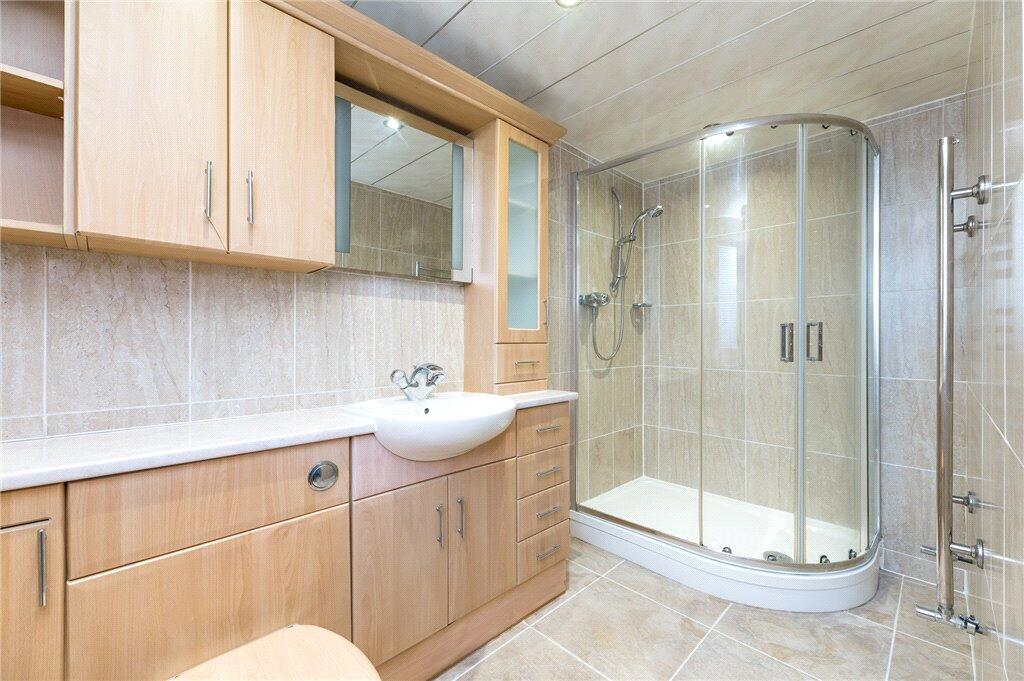 Master En-Suite