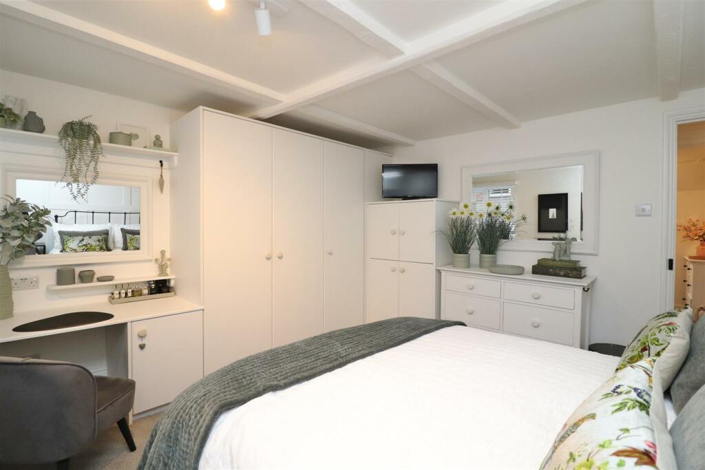 bed 1,3.JPG