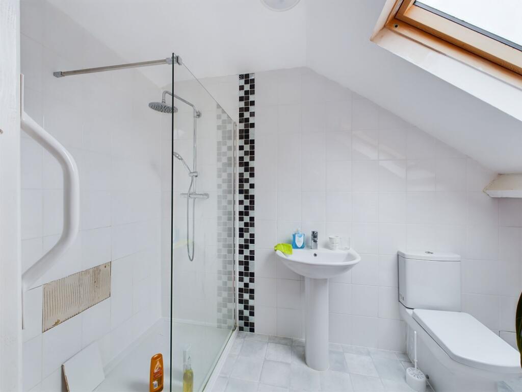 En Suite Shower Room