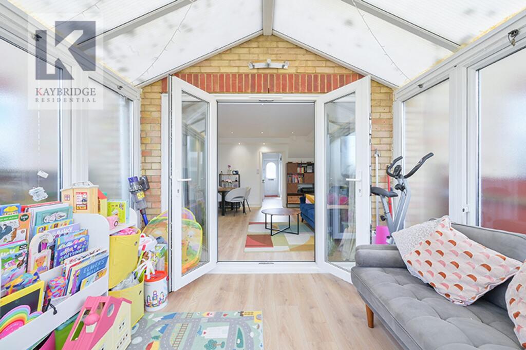 Charminster Road, Worcester Park - KT4 8PS