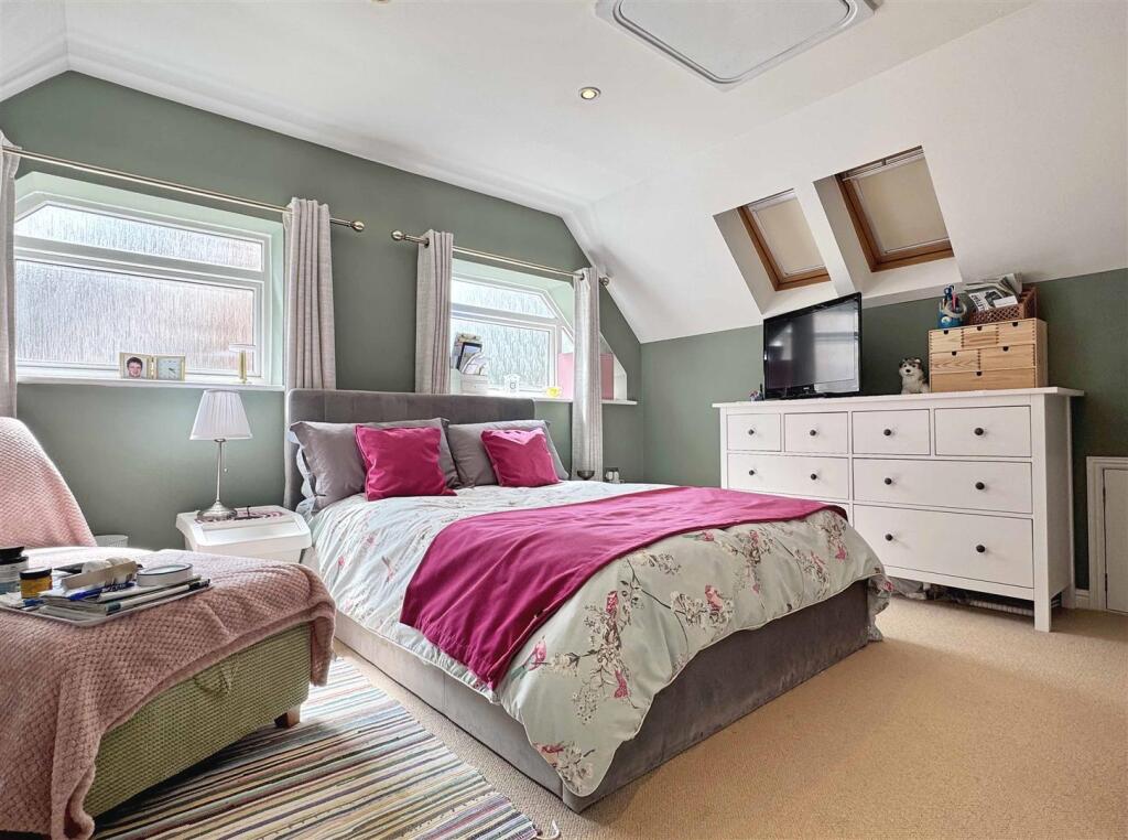 Bedroom 2.jpg