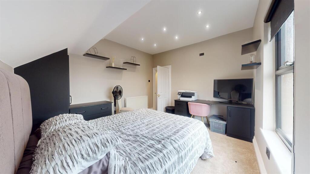 Dentons Green Lane Bedroom