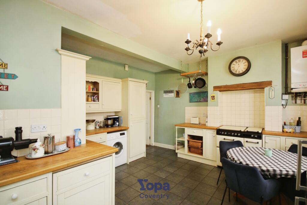 661caff6-Kitchen 202.JPG