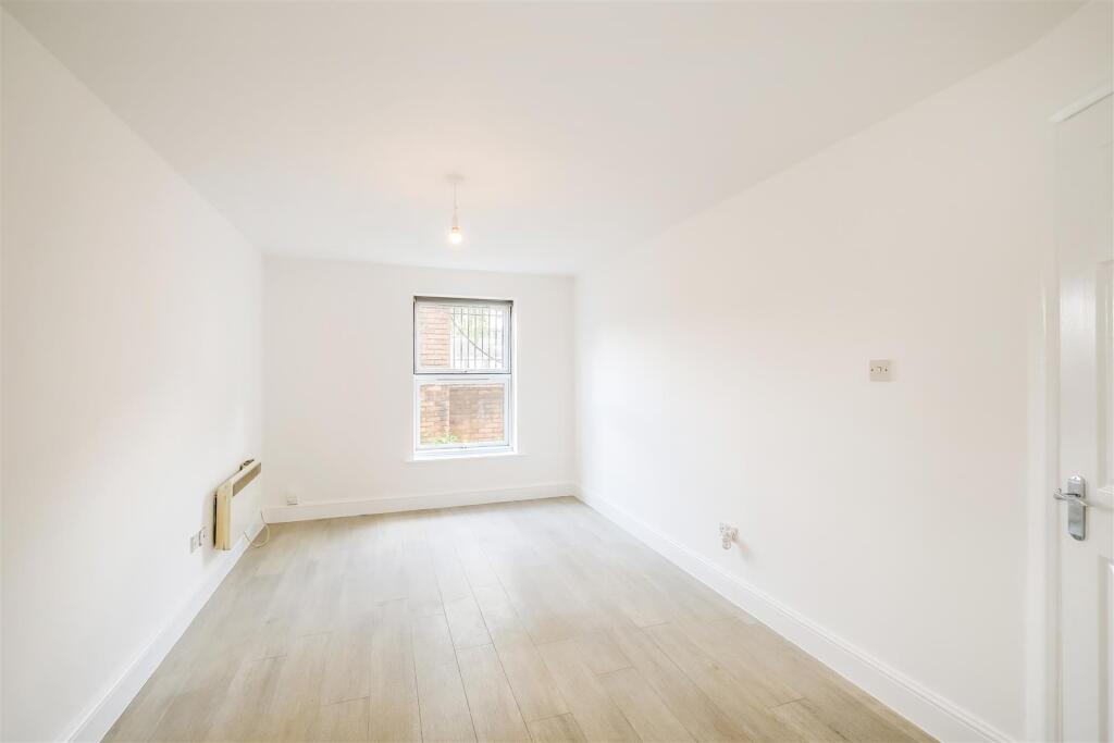 61 Latchingdon court-10.jpg