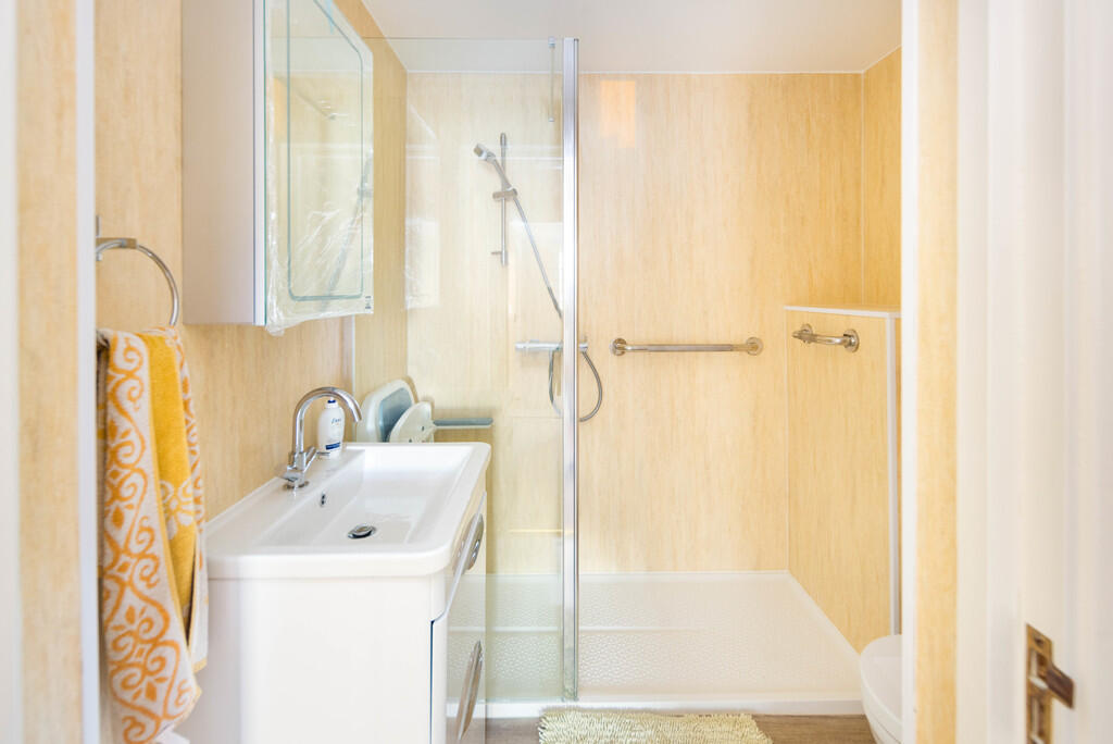 11_Bathroom