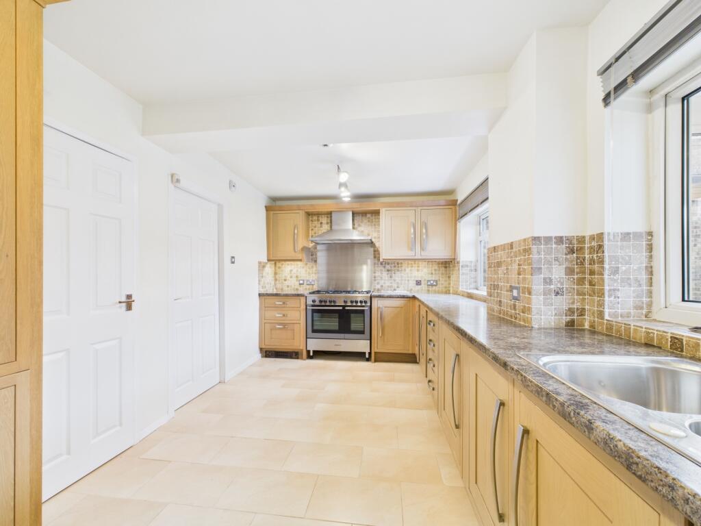 CAM02093G0-PR0068-STILL013