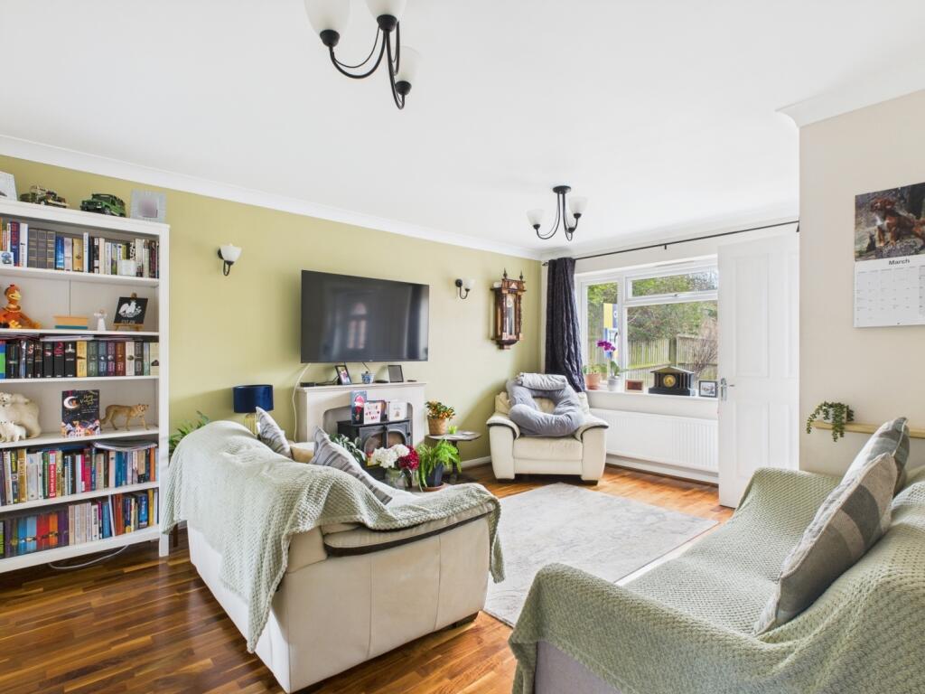 CAM03062G0-PR0130-STILL006