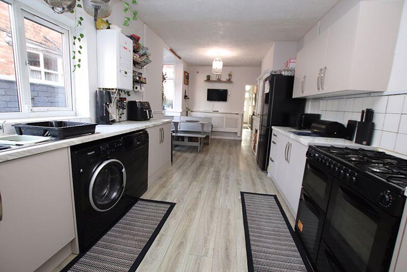 Kitchen photo 2