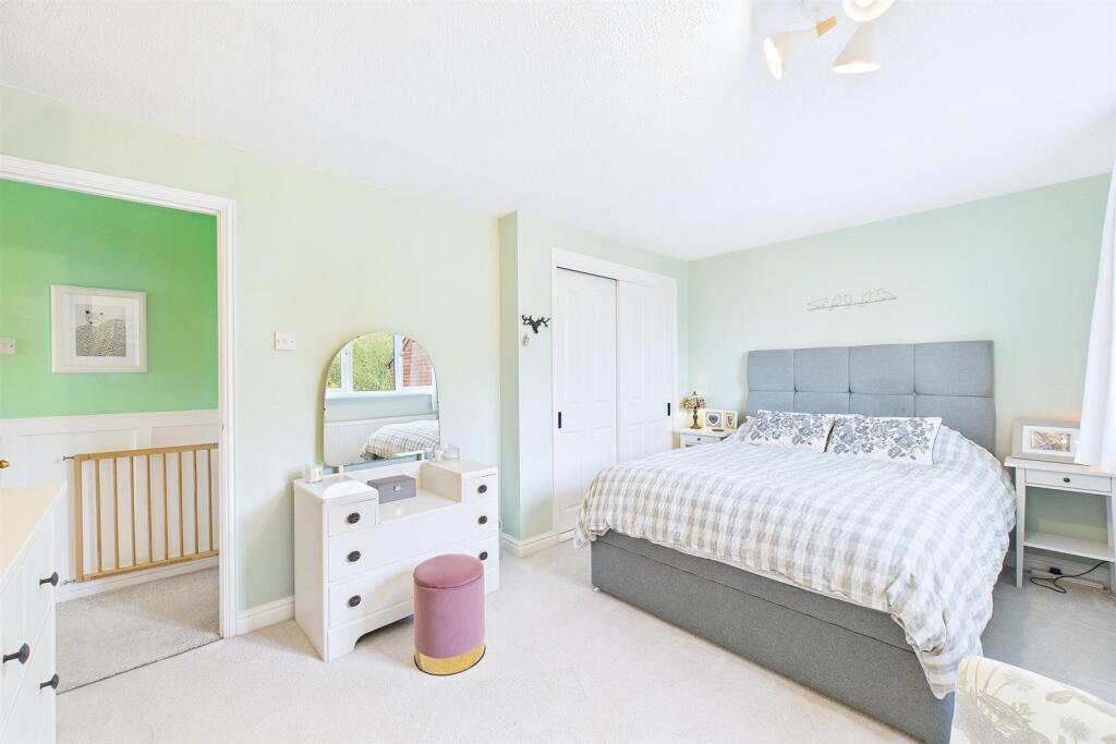 Bedroom 1 2.jpg