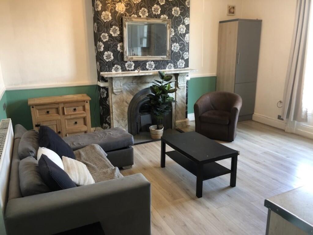 flat2,12withloung...