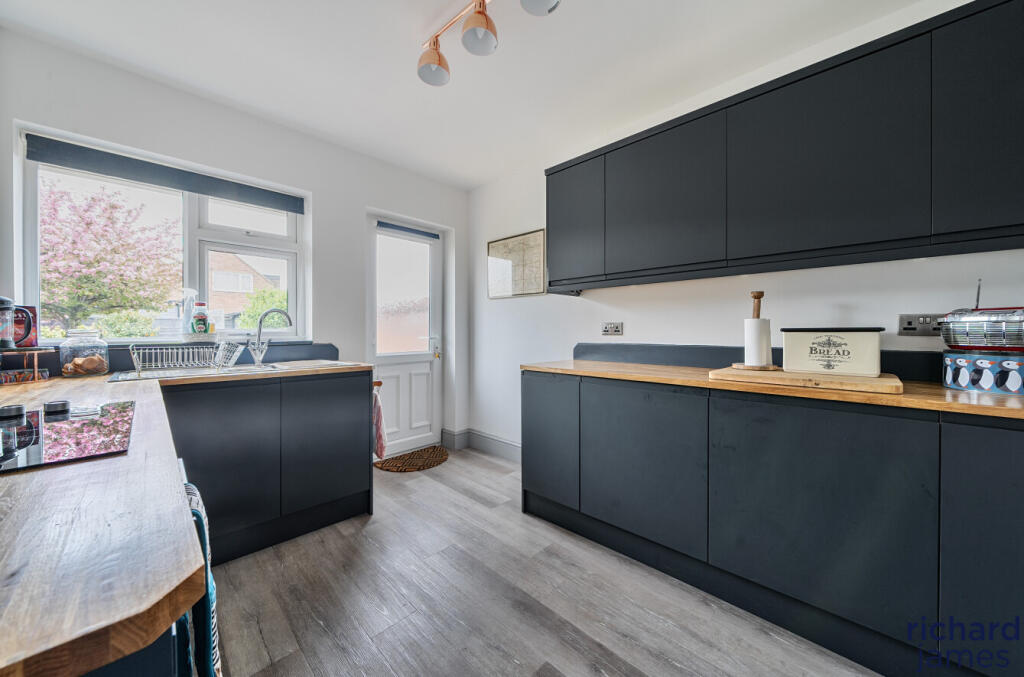 9b42cad66cdd44cd9cd4d3b2f28e7f1e