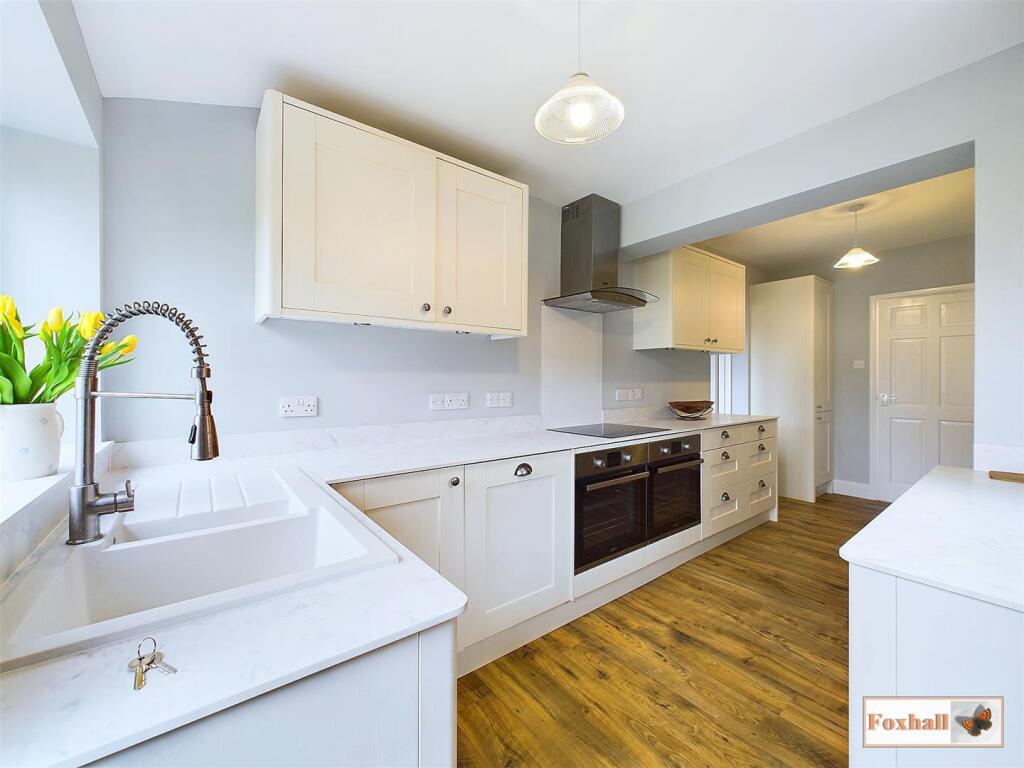 Kitchen / Breakfast Room