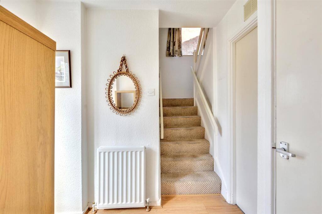 Hallway_2.jpeg
