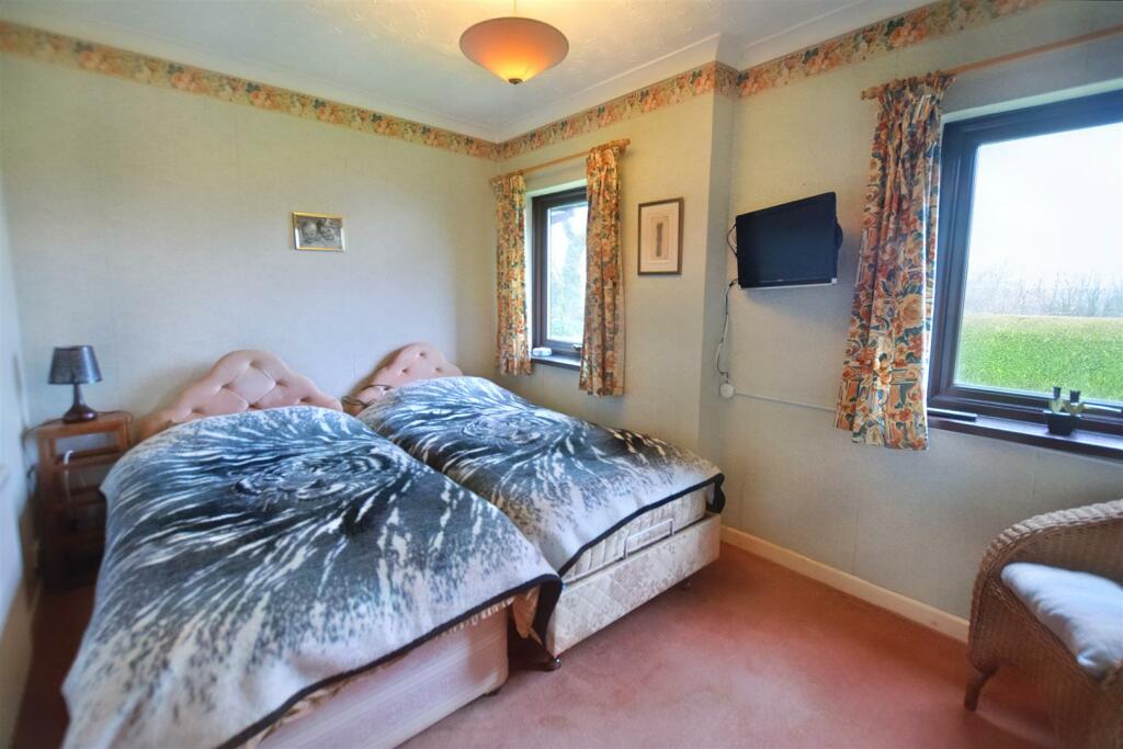 Twin Bedroom