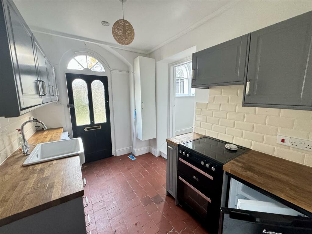 Kitchen 1 3 Penmoel.jpeg