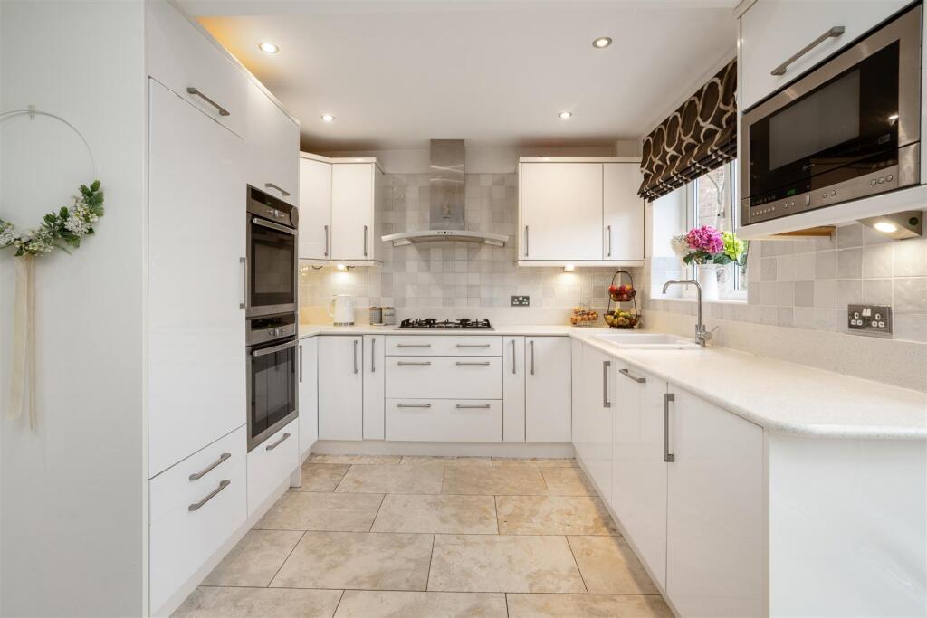 8 Buryfield Road_13.jpg