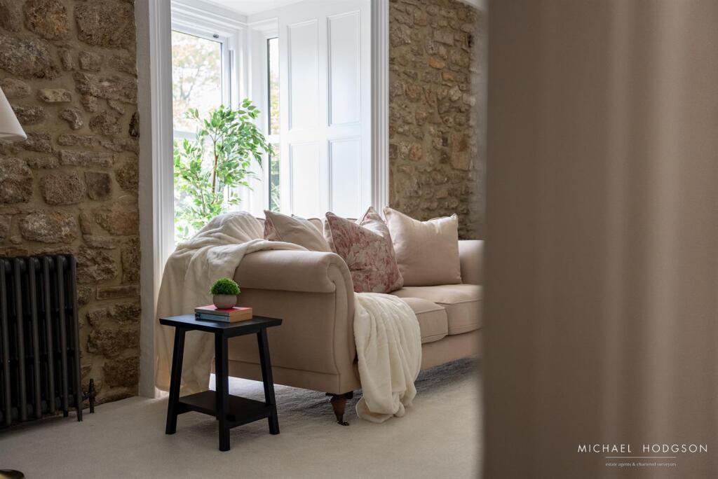 13 Front Street, Whitburn-05.jpg