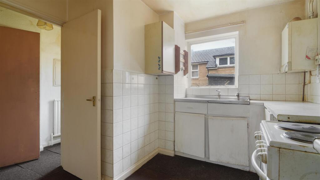 179WestminsterCres-05.jpg