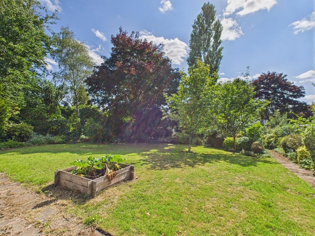 CAM03830G0-PR0196...