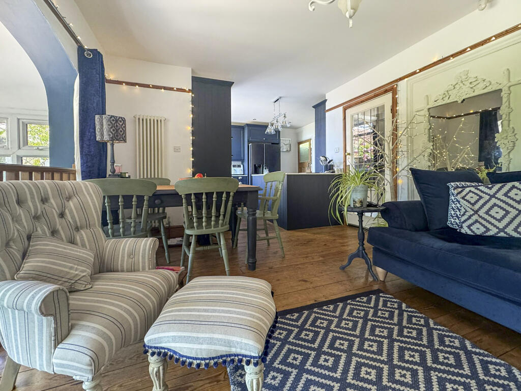 Diner/ Lounge
