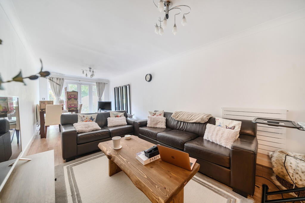 1313050-1-6853fc3...