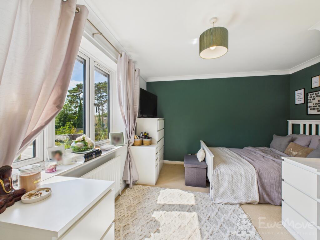 CAM03624G0-PR0159-STILL035