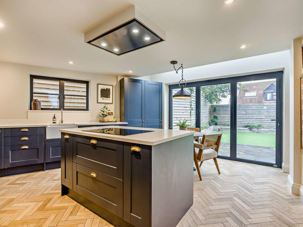 8664754-interior1...