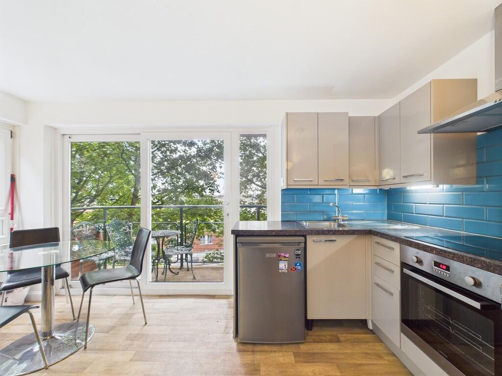 Lounge / Kitchen