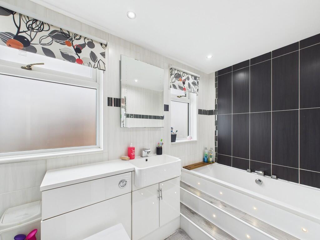 CAM01835G0-PR0322...