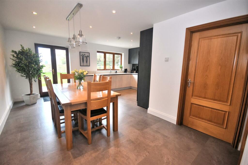 Kitchen 7.jpg