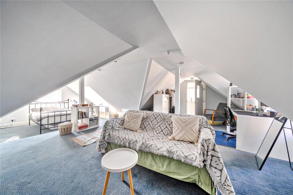 Bedroom/Living Room