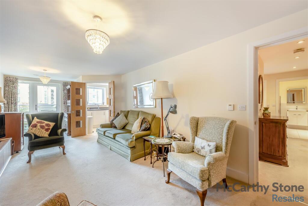 8667080-interior05.jpg