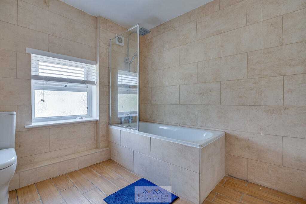 Bathroom 1.2