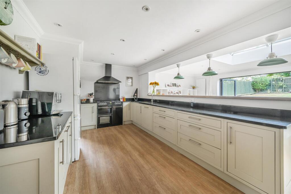 38 Graham Hill Road,Towcester