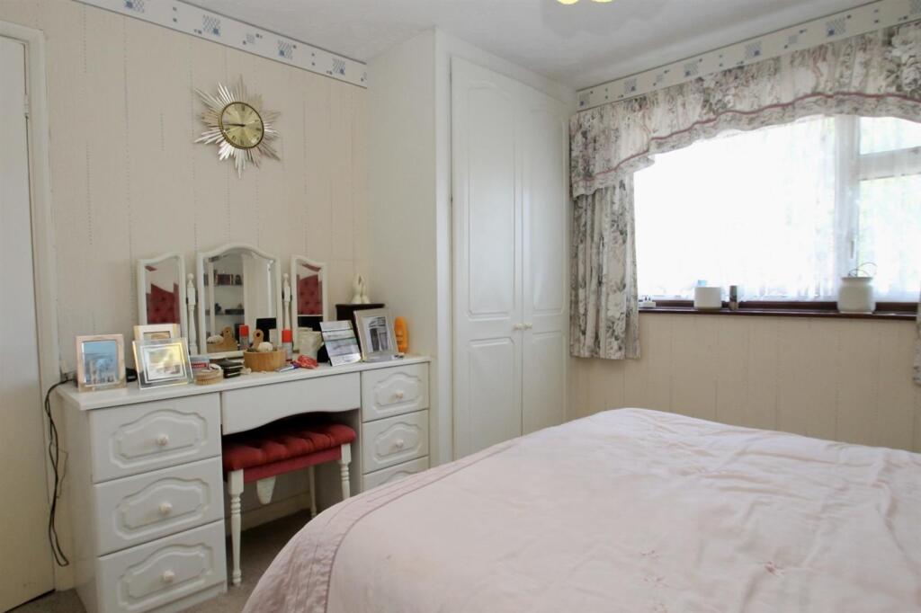 Principle bedroom 2.jpg