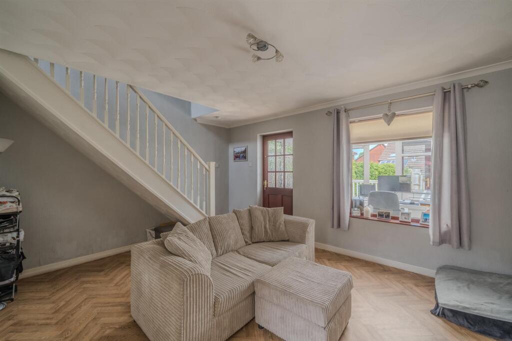 43 Greenfield Close-9.jpg