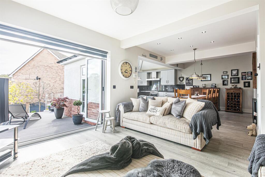 Dining kitchen overall