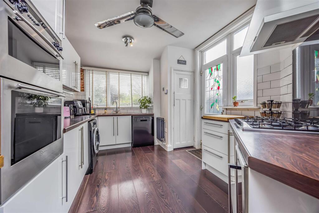 177 Hawthorn Crescent, Cosham-Small-PorticoMarketi