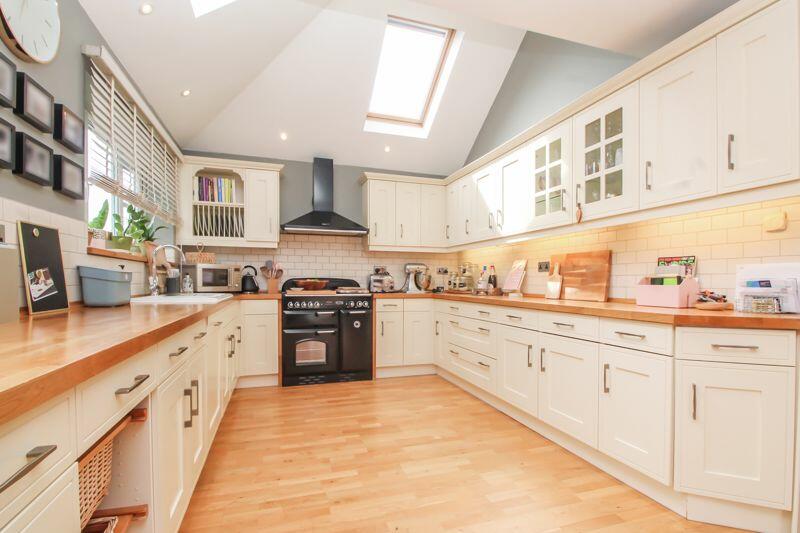 Kitchen/Diner/Family