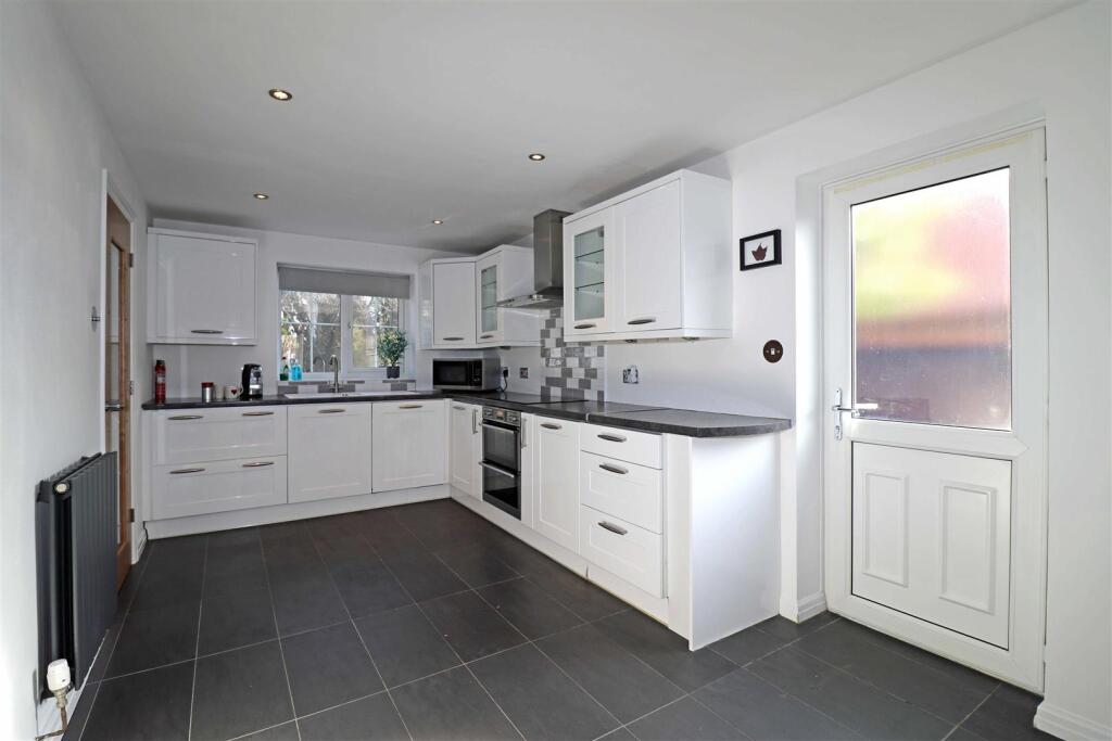 Breakfast/Dining Kitchen